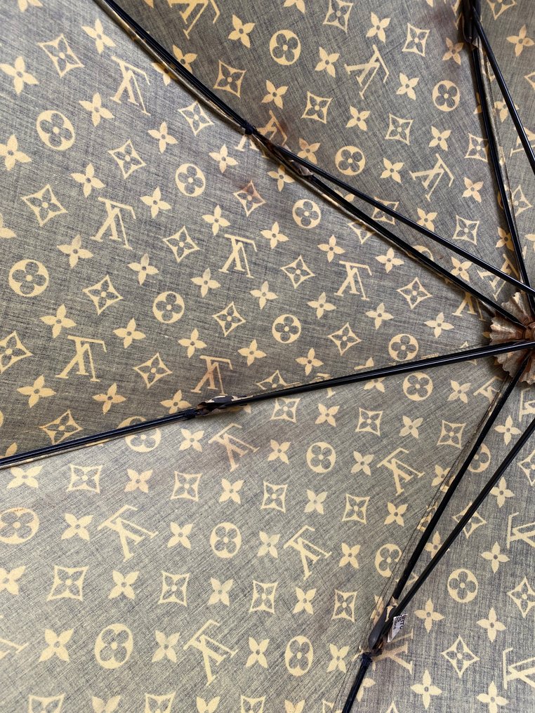 💥SOLD! Vintage Louis Vuitton Monogram Umbrella Price(Reduced