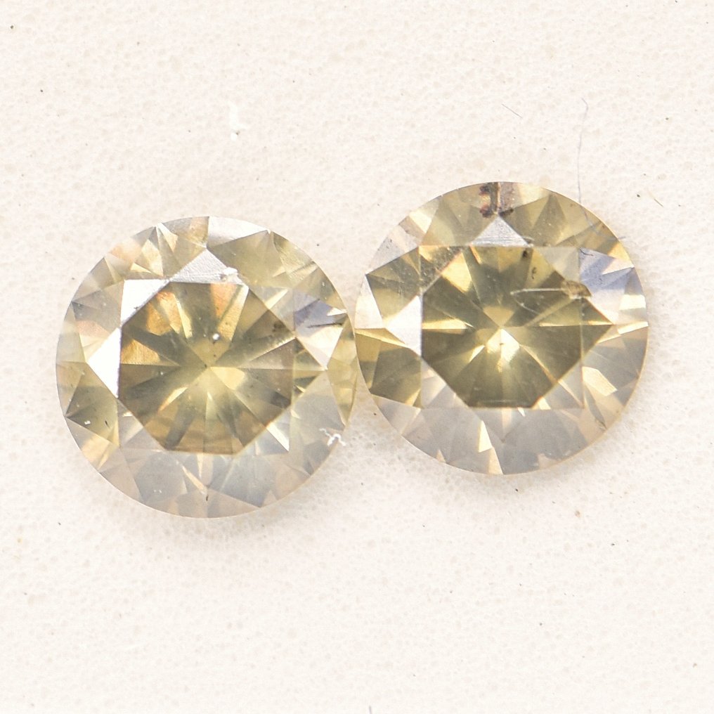 FANCY LIGHT YELLOWISH GRAY 0.276ct RD