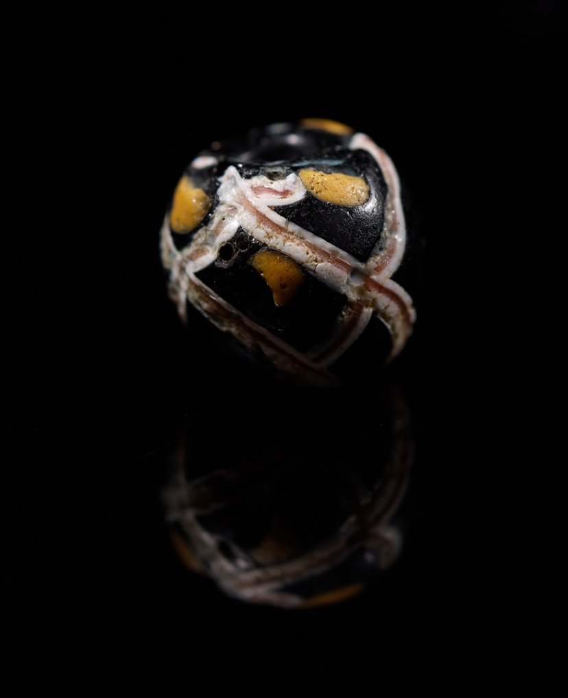 Egypte antique, époque grécoromaine Pâte vitreuse lot de 2 perles 1.