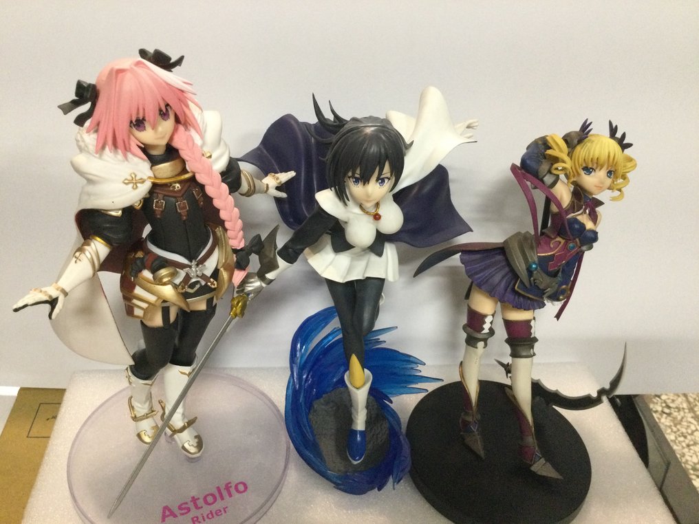 ୨୧  ୨୧ in 2023  Anime figures Figure poses Standing poses