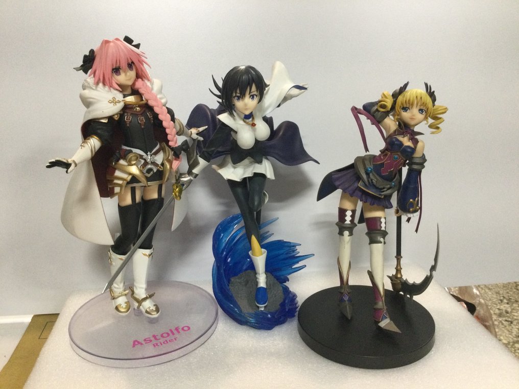 to heart anime figures set!! dm before buying. - Depop