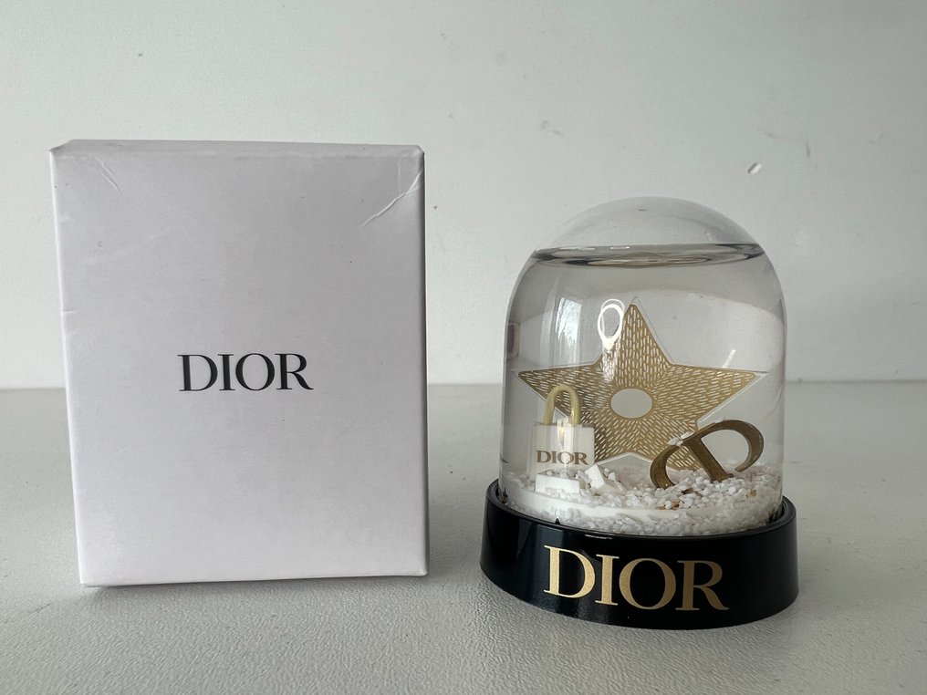Dior Snow Globe 