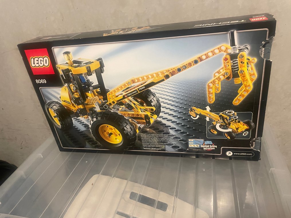 LEGO - 8069 - grave cow - 2000-present -