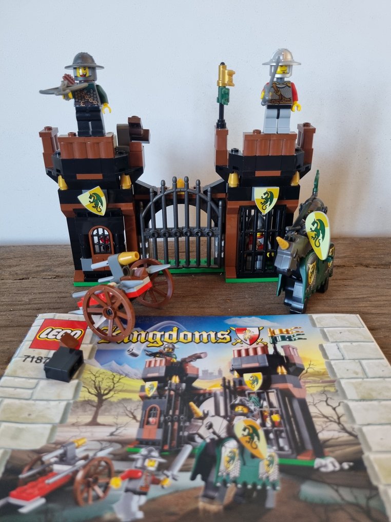 LEGO - Castle - 7187 - Kingdoms Escape From Dragon's