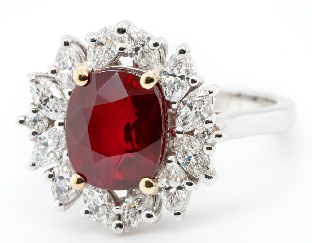 18-kt-wei-gold-ring-rubin-lebendiges-tiefes-pigeon-blood-rot-und