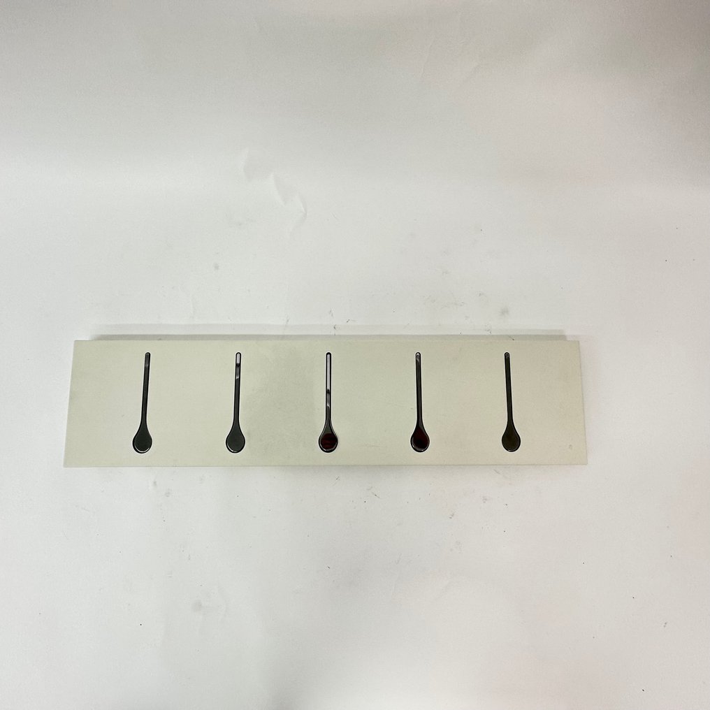 coat hanger (1) Metal Catawiki