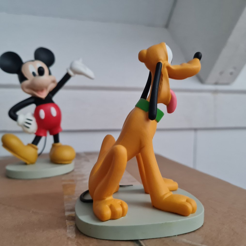Mickey Mouse and Pluto - Catawiki