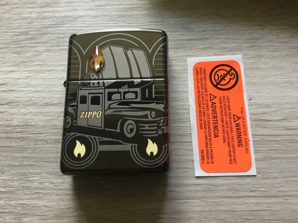 Zippo - Zippo 2023 75 jaar zippo car limited edition premium uitvoering  armorcase - Lighter - Brass - Catawiki