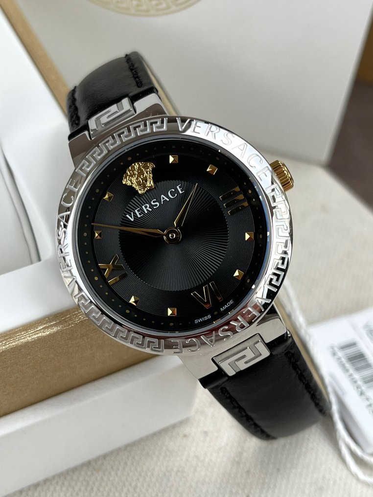 Versace daphnis top watch price