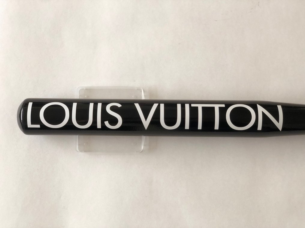 Rob VanMore - Beating Louis Vuitton with a Black Bat - Catawiki
