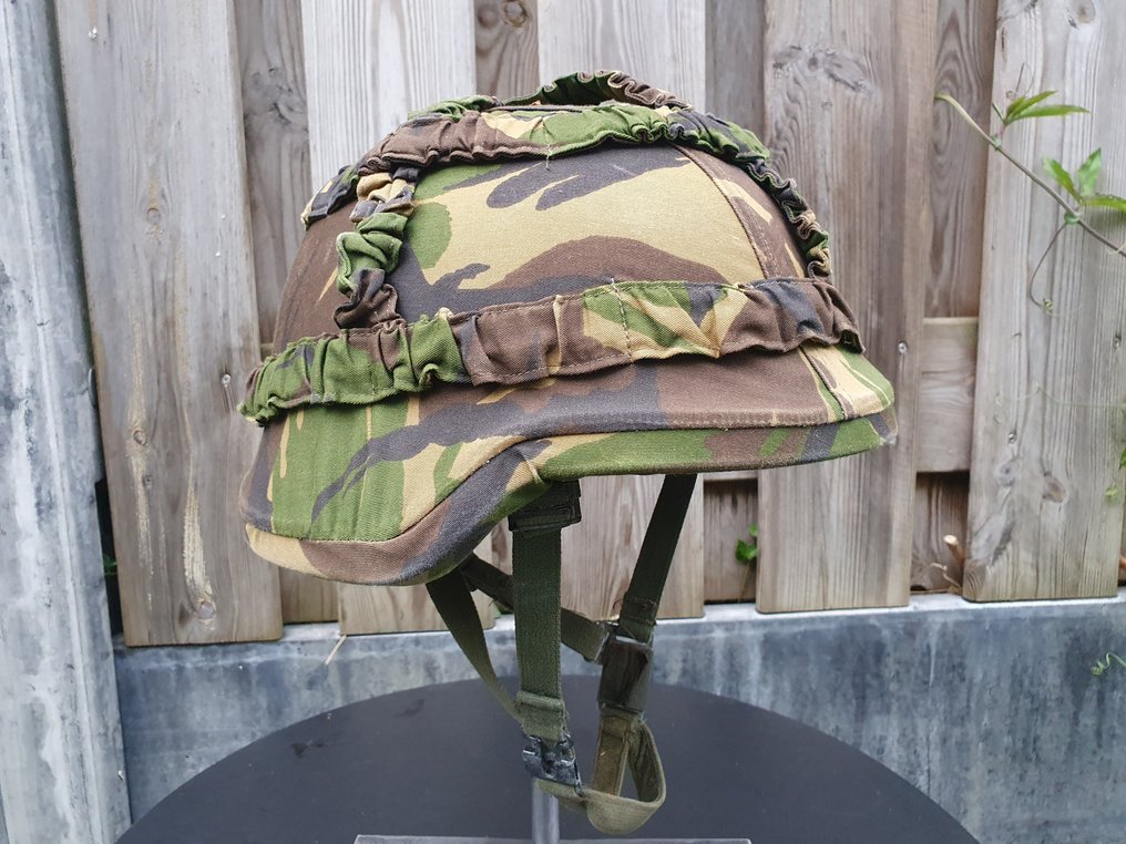 Netherlands - M95 helmet L - Catawiki