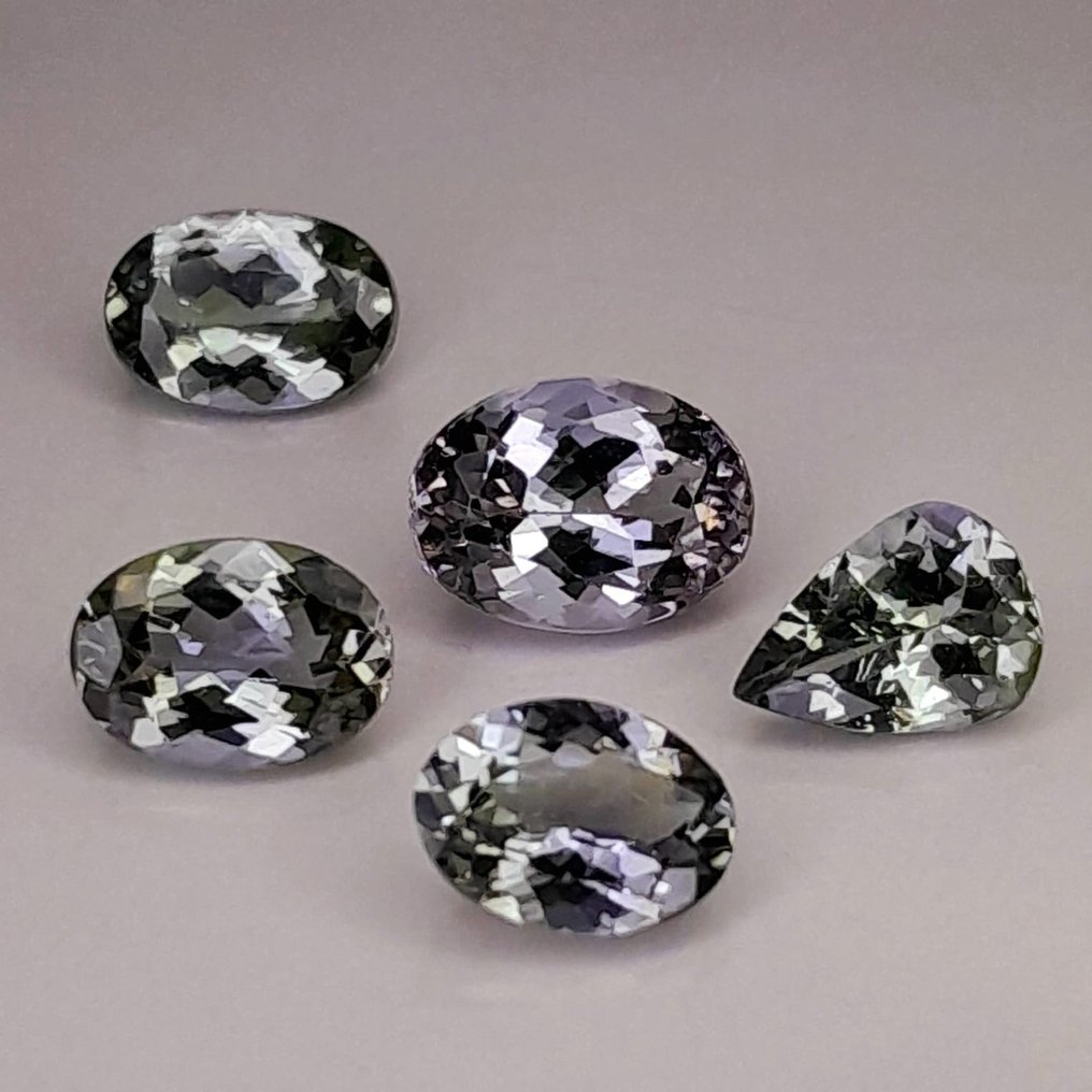5 pcs Blue Green Tanzanite 4.76 Catawiki