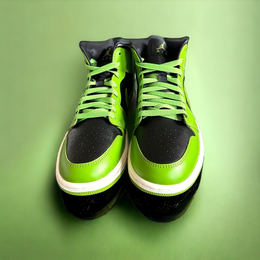 Jordan Sneakers - Size: Shoes / EU - Catawiki