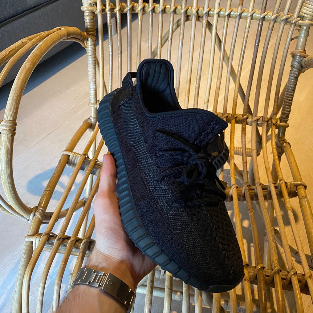 yeezy onyx sizing