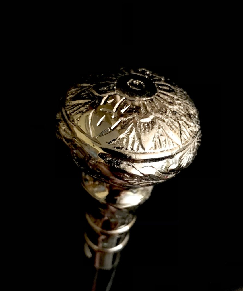 Walking stick - A, classy , diplomatic , Ambassador , walking stick. Handle  designed as a large silvered knob with - silvered brass and wood - Catawiki