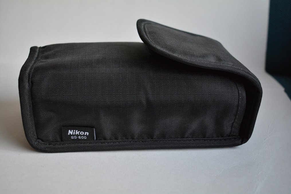 nikon ss600