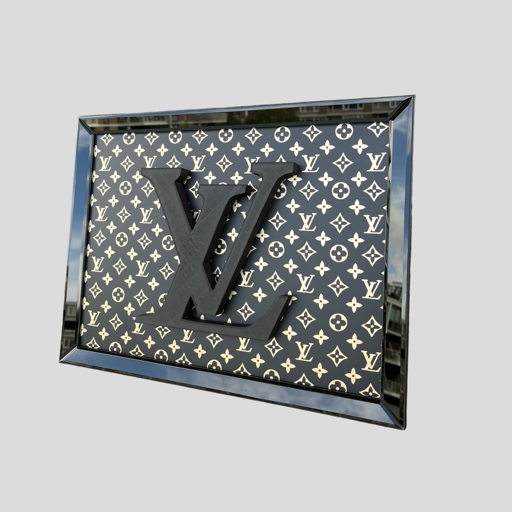Louis Vuitton mirror - Catawiki