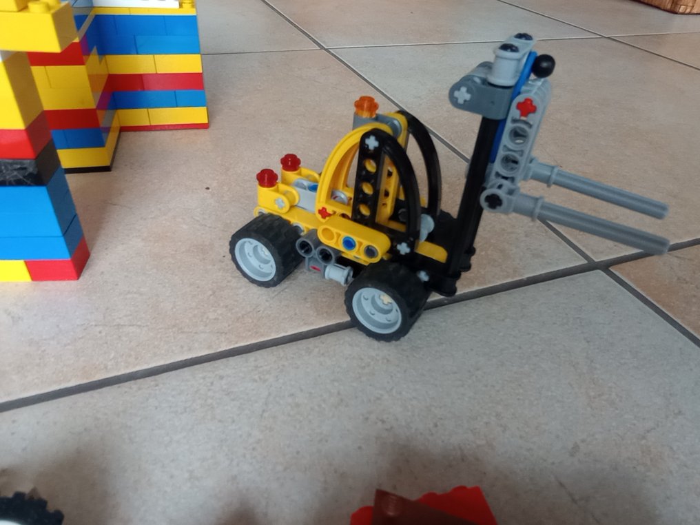LEGO   Bulk   Mix 5.5kg Technic, City etc.    present   Catawiki