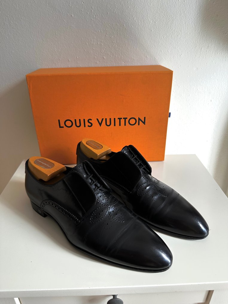 Vuitton - Lace-up - Size: Shoes / EU 40.5, UK -