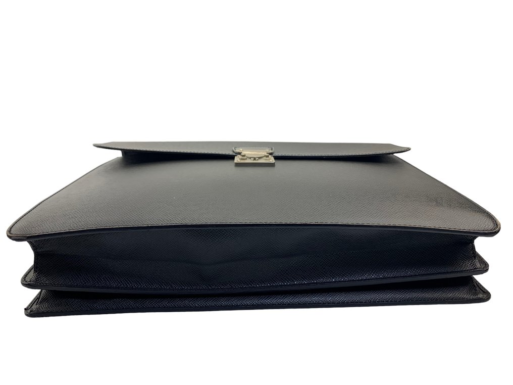 Louis Vuitton - taiga leather - Clutch bag - Catawiki