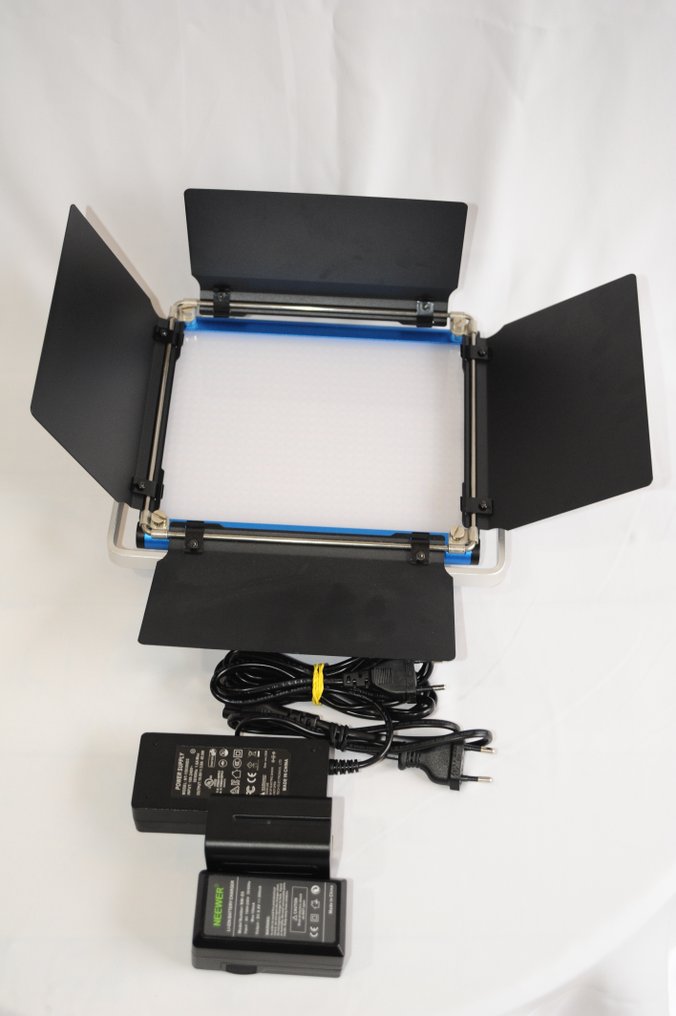 Neewer Bi Color 660 LED Video/Photo Light - Catawiki