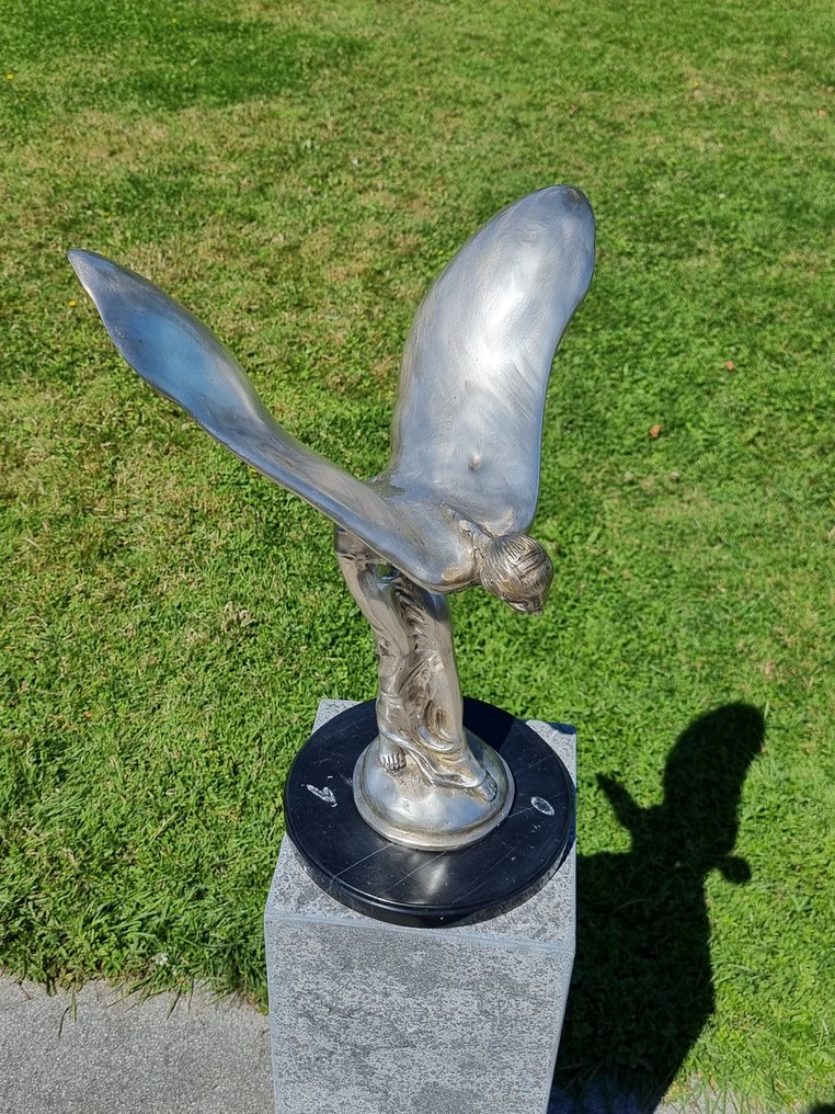 Statue, XL Rolls Royce Spirit of Ecstasy 44.5 cm Bronze, Marble