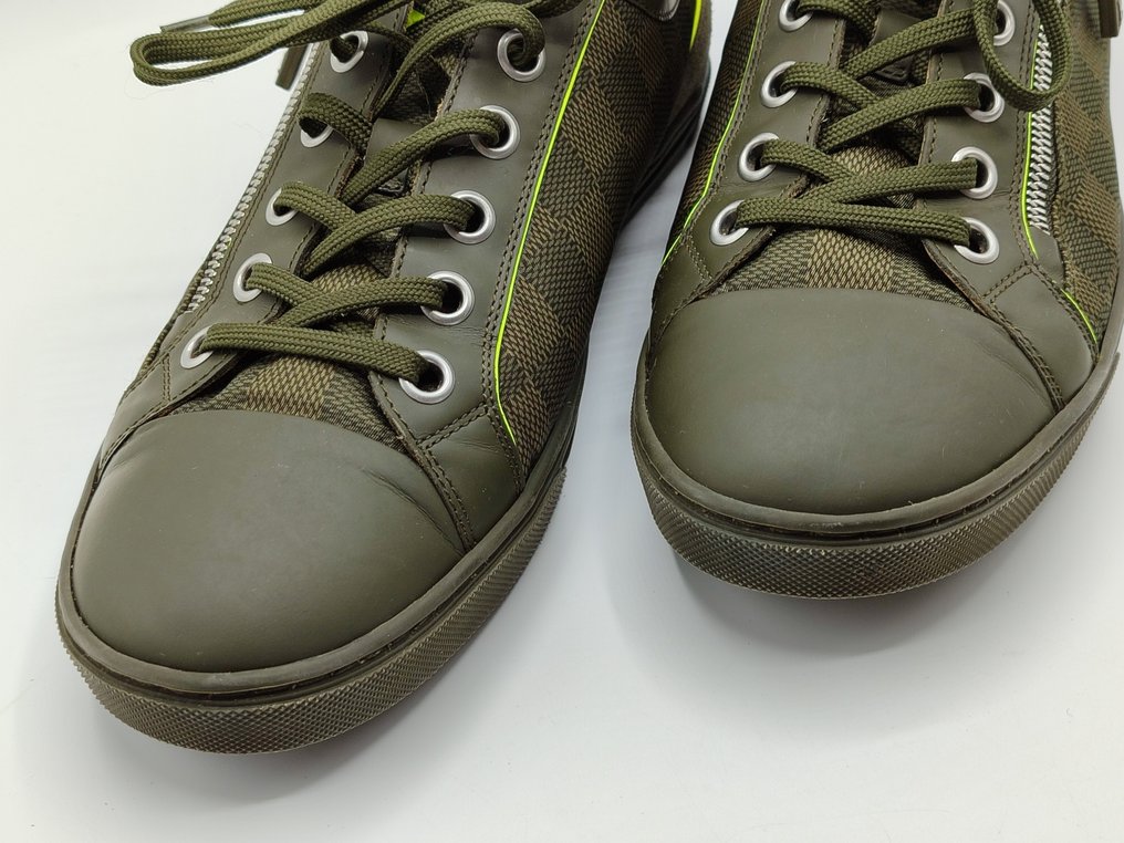 Louis Vuitton - Sneakers - Size: Shoes / EU 41, UK 7 - Catawiki