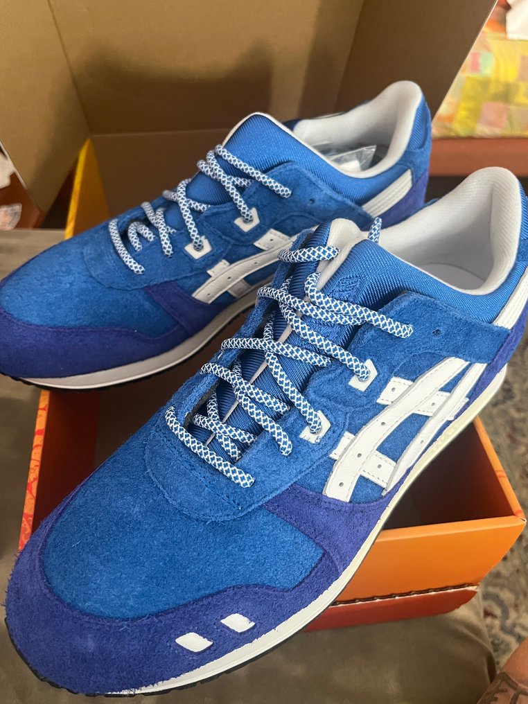 Taille us asics 2025
