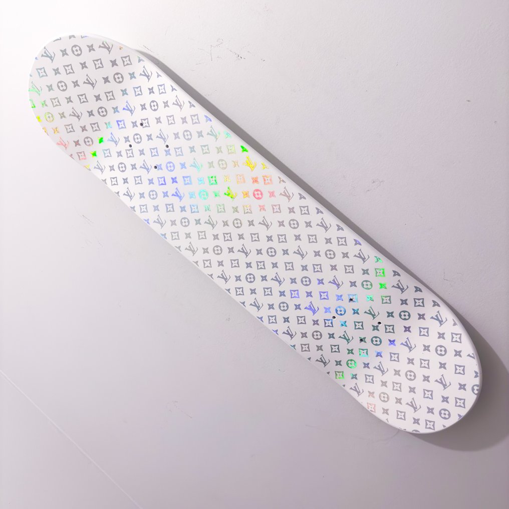 This Is Not A Toy - Louis Vuitton Holographic Board - Catawiki
