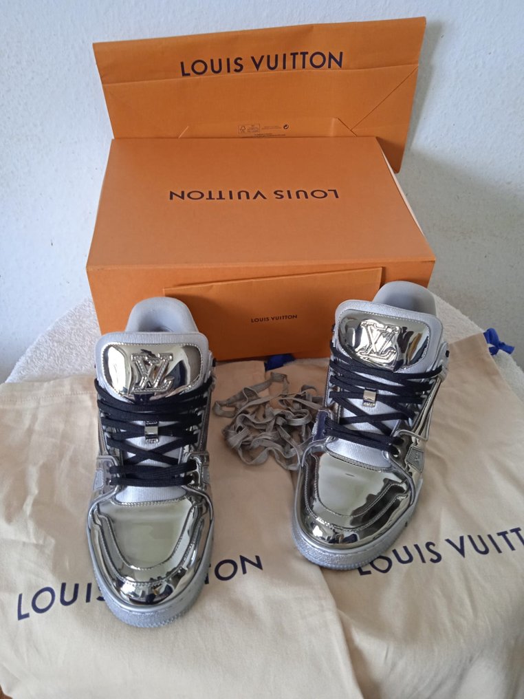 Louis Vuitton - Sneakers - Size: Shoes / EU 43 - Catawiki