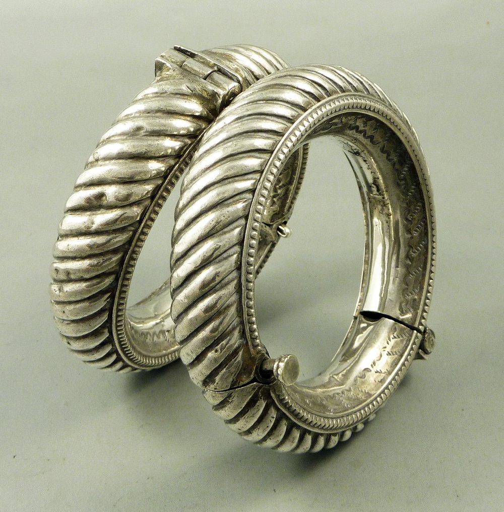 Armbånd, Smykker (2) - Sølv af høj kvalitet - Indien - - Catawiki
