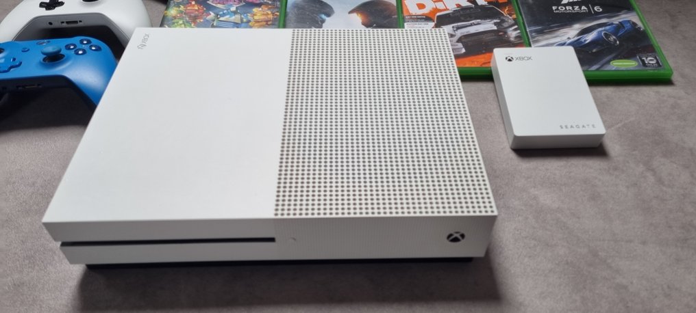  Xbox One S : Video Games