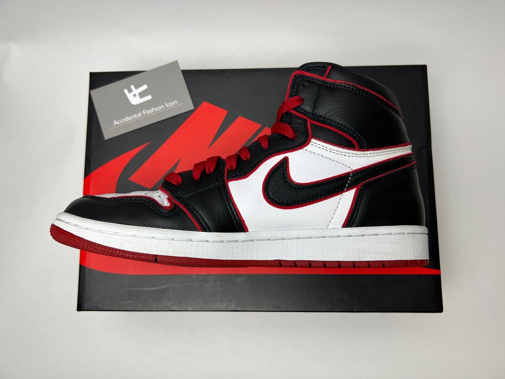 nike jordan bloodline foot locker