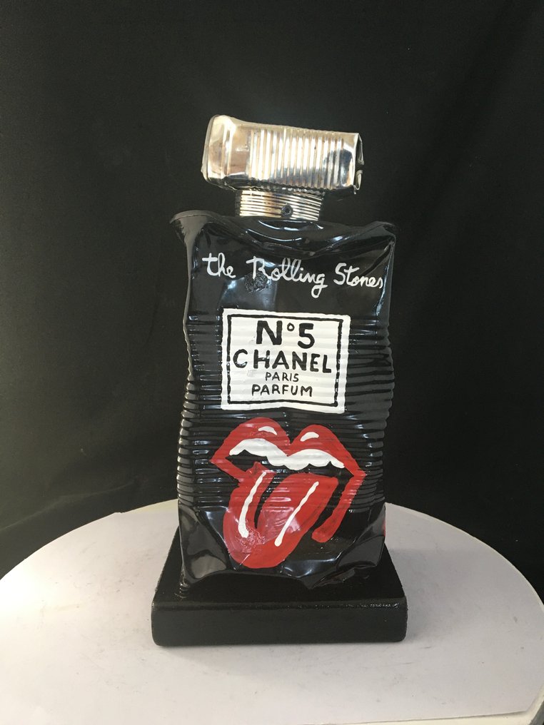 Norman Gekko (XX-XXI) - Giant Chanel N.5 Rolling Stones (Special Edition) -  Catawiki