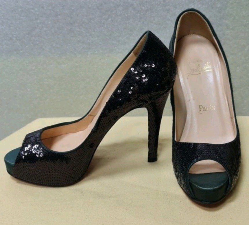 Christian Louboutin Pumps Prive Black Peep Toe Patent Leather Shoes 38.5  Heels