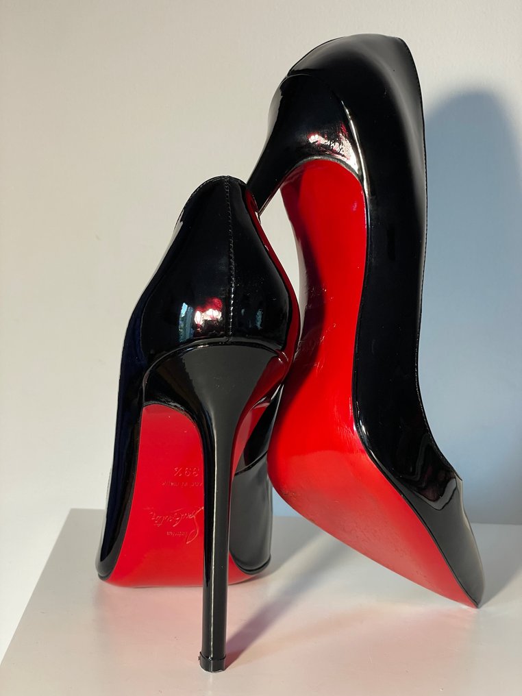Patent leather heels Louis Vuitton Red size 39.5 EU in Patent