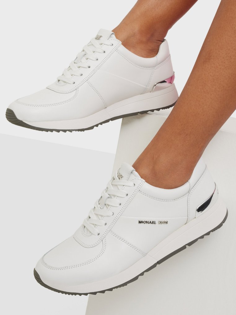 Michael kors shoes size 4 discount