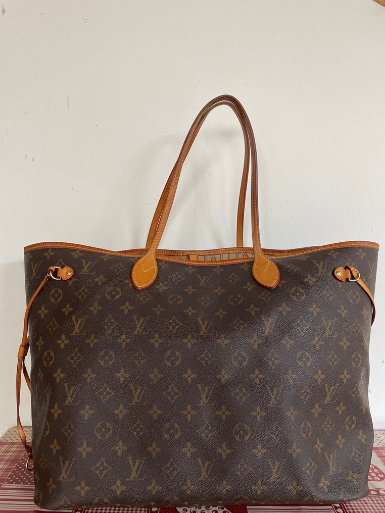 Lot - Limited Edition Louis Vuitton 'Neverfull GM' Tote