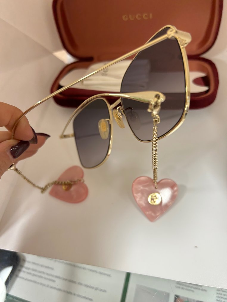 Gucci on sale jeweled sunglasses