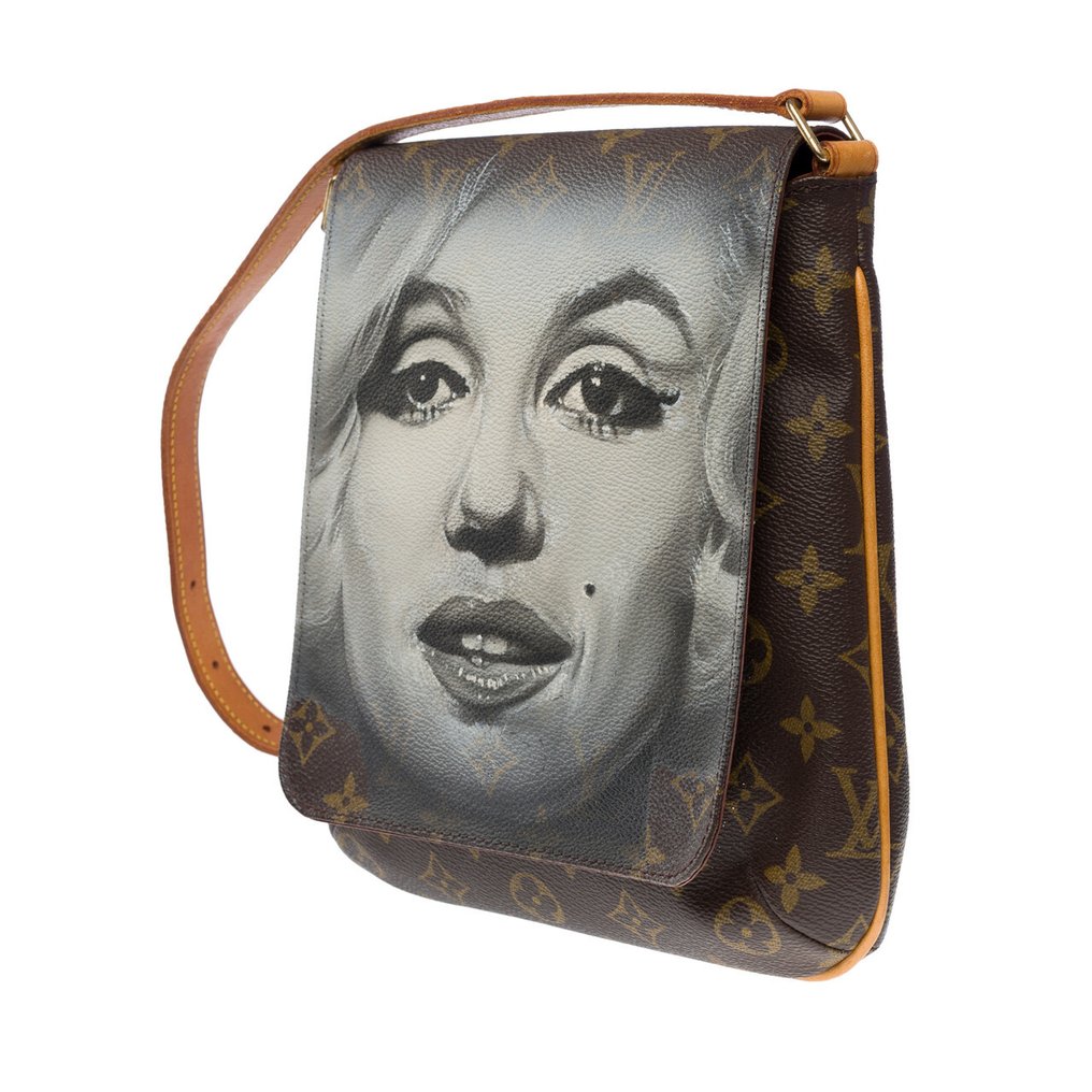 Louis Vuitton - e Crossbody bag - Size: One size - Catawiki