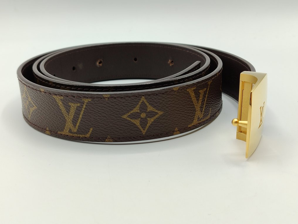 Unboxing Louis Vuitton Monogram style canvas belt with Gold Buckle