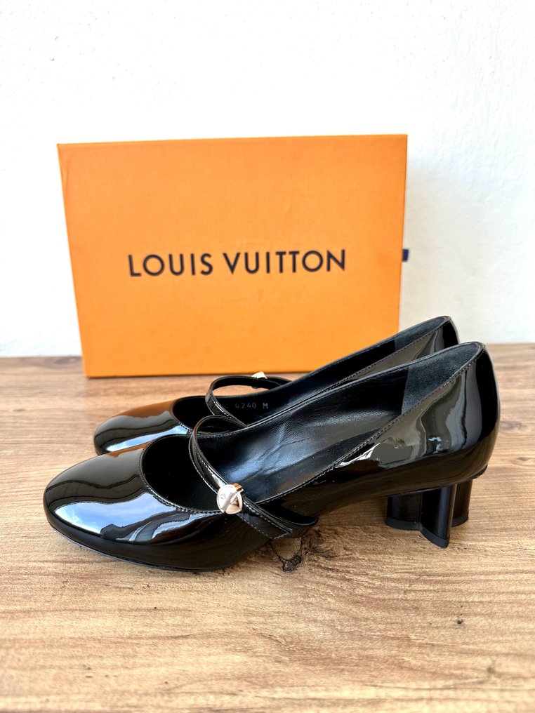 Louis vuitton black kitten heel mules size 36.5