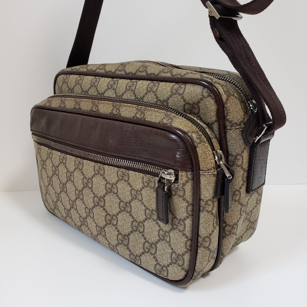 Gucci - GG Supreme messenger Crossbody bag - Catawiki