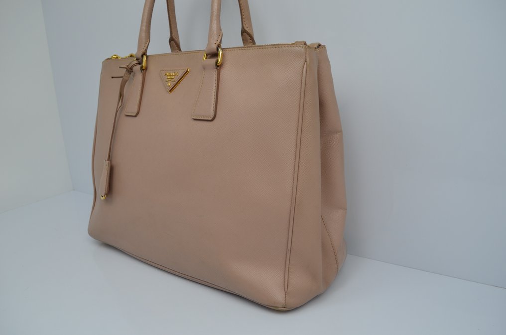 Prada - canvas lux tote Handbag - Catawiki