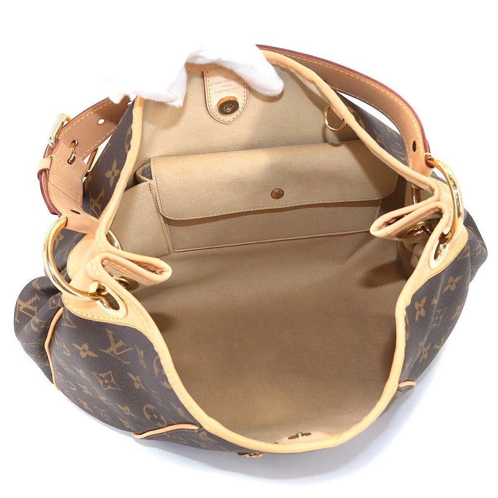 Louis Vuitton - Artsy MM Monogram Canvas Handbag - Catawiki