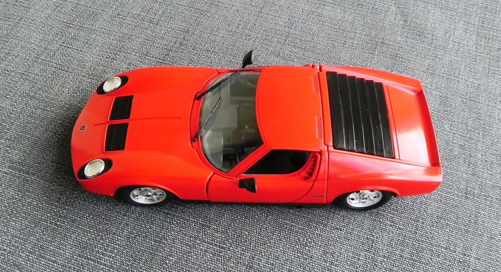Polistil 1:18 - Model sports car (1) - Lamborghini Miura - - Catawiki