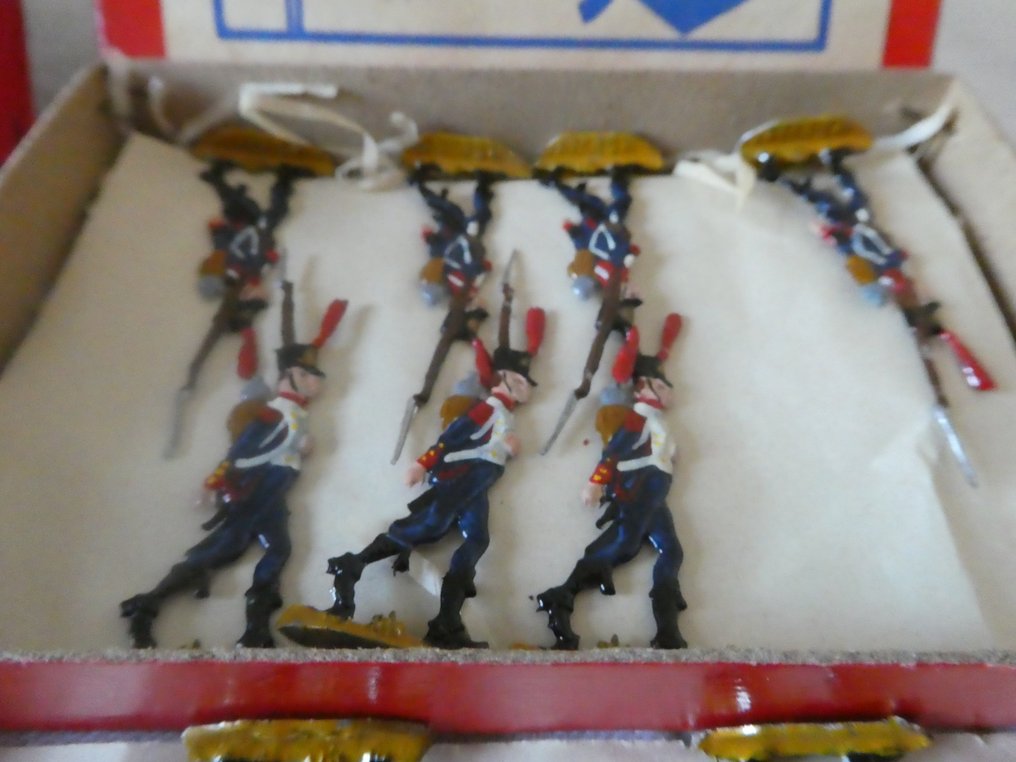 Kilia - Empire - Figure 40 x Soldats Plat d'Etain Empire - - Catawiki