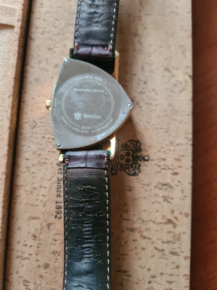 Hamilton discount orologio triangolare