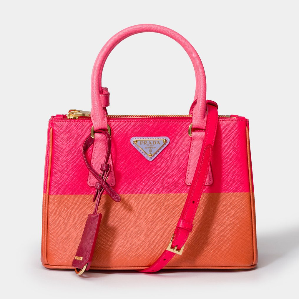 Prada handtassen on sale