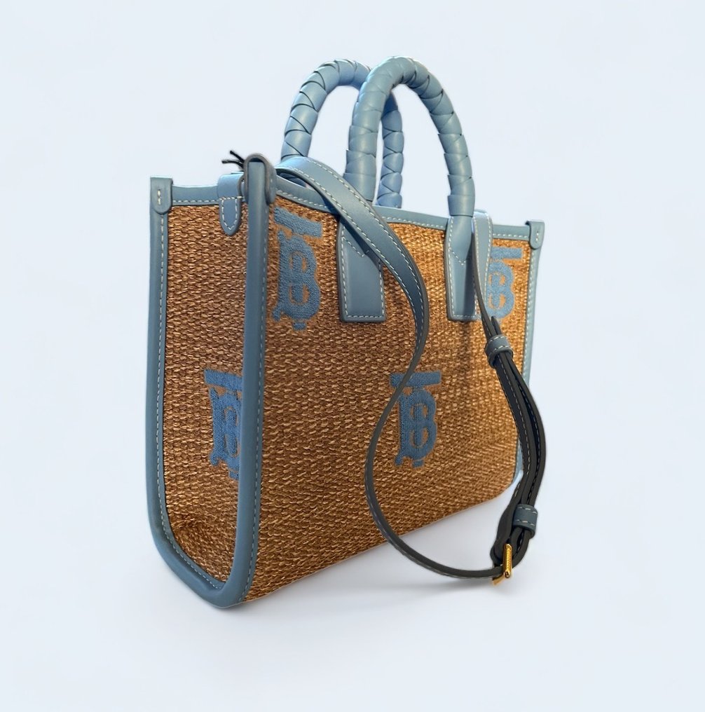Burberry bolsos wikipedia store